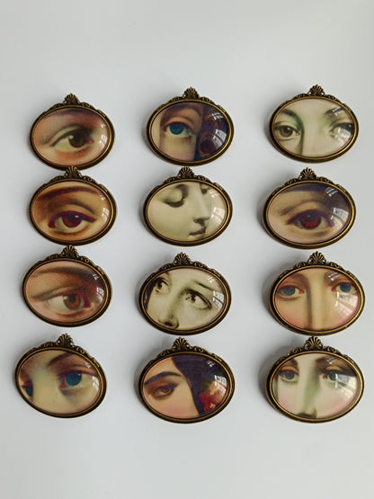 Broche cabochon verre oeil , original style cabinet de curiosités victorien