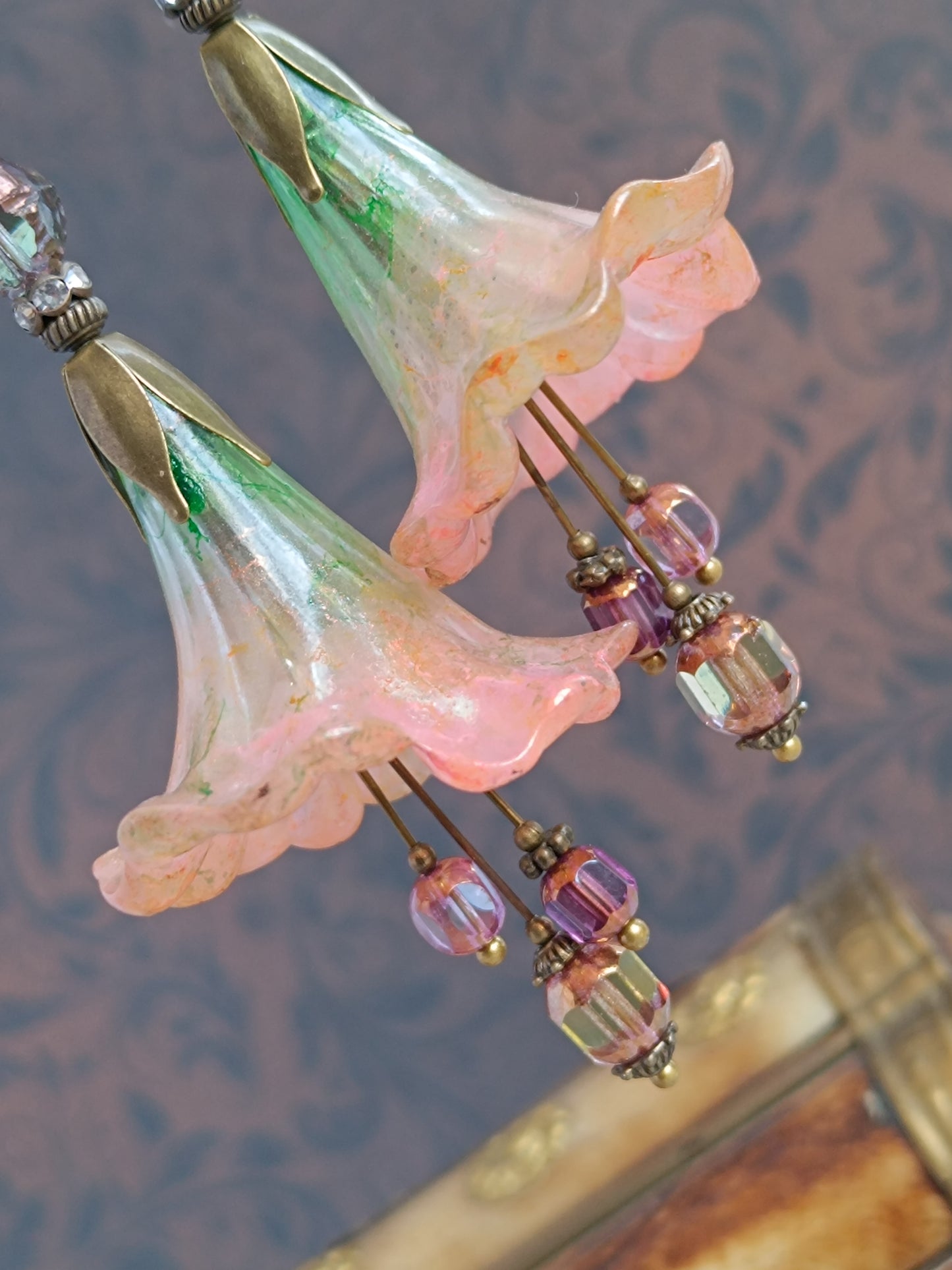 Boucles d'Oreilles Fleur Trompette mélancolique printanière