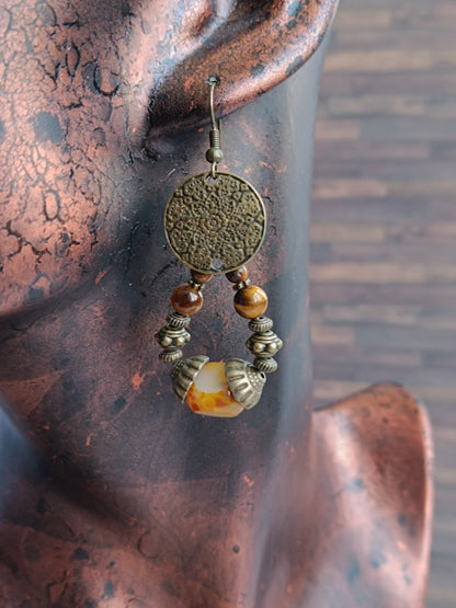 Boucles d’oreilles bohème chic en bronze antique et perles de verre tchèque fait main