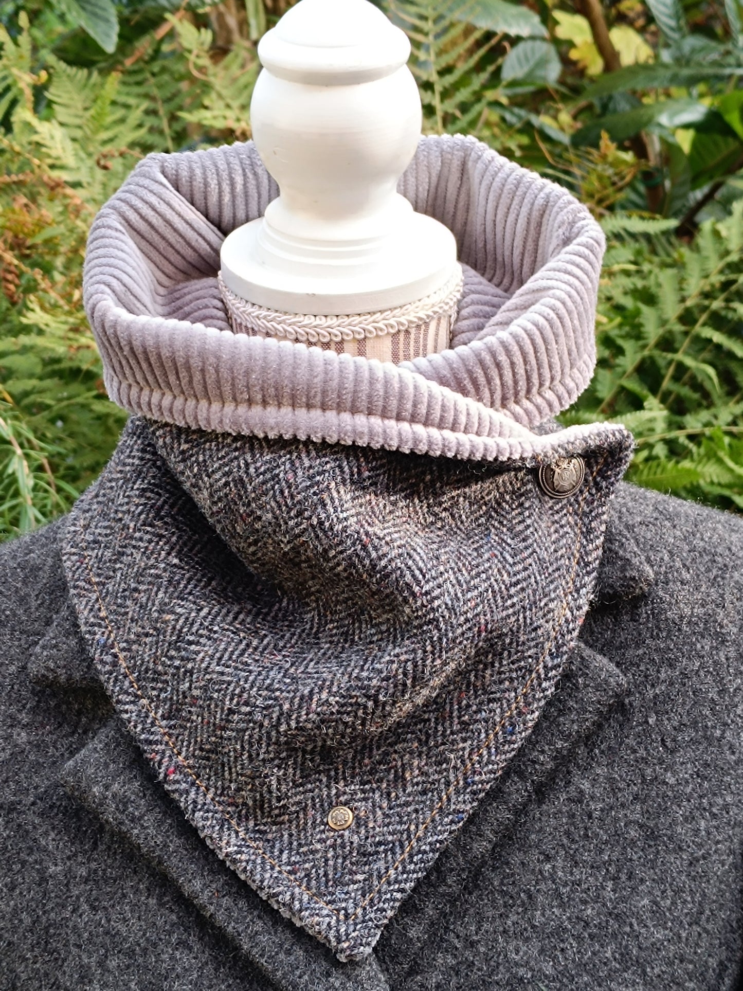 Cache col Tweed Velours - Bouton Vintage Argenté