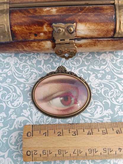 Broche cabochon verre oeil , original style cabinet de curiosités victorien