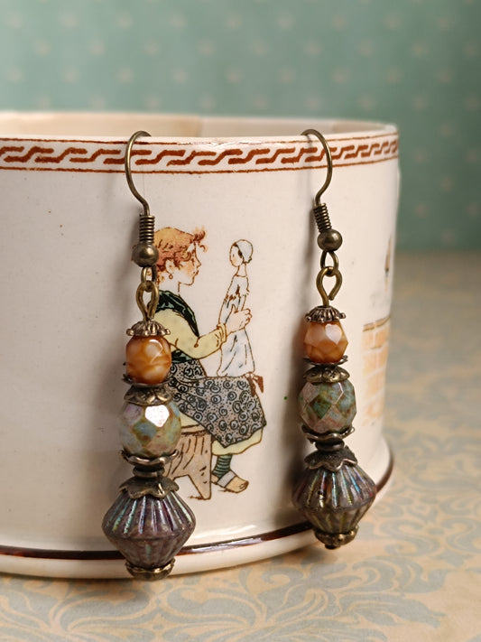 Boucles d'oreilles bohème perles de verre tchèque Picasso , un beau mélange de couleurs moderne et élégant