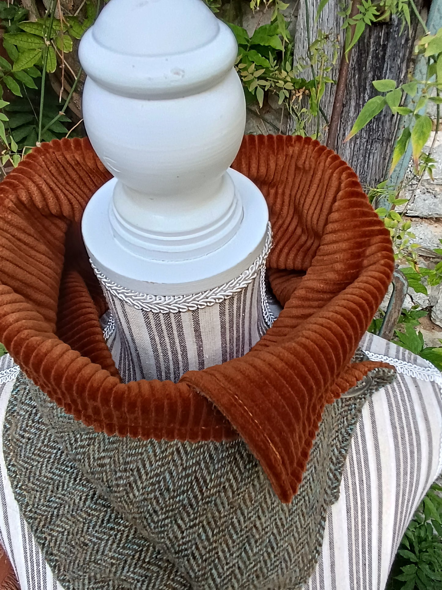 Tour de Cou Tweed Celtique Bleu Doré Velours Côtelé Marron Roux Bouton Vintage portrait de femme Fabrication Française
