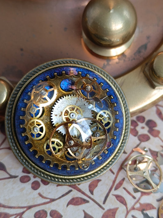 broche dôme de résine époxy  Steampunk