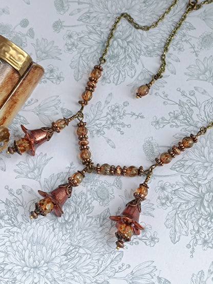 Parure Collier Boucles d'Oreilles Fleurs Féeriques Lucite Ambre Verre Tchèque Bronze Antique