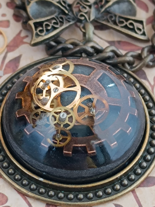 Grande broche épingle cabochon steampunk