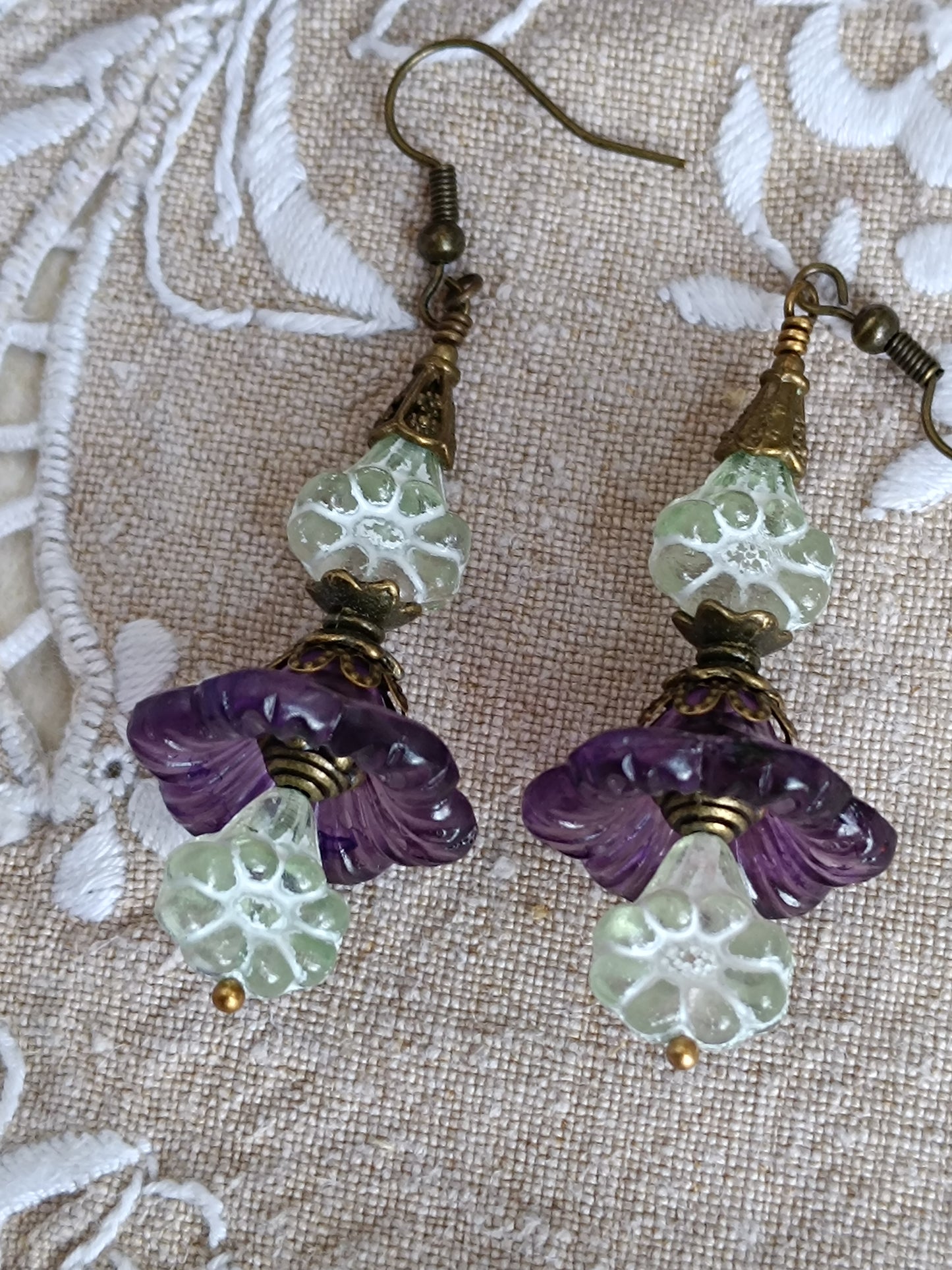 Boucles d'oreilles fleurs et fleurets verts