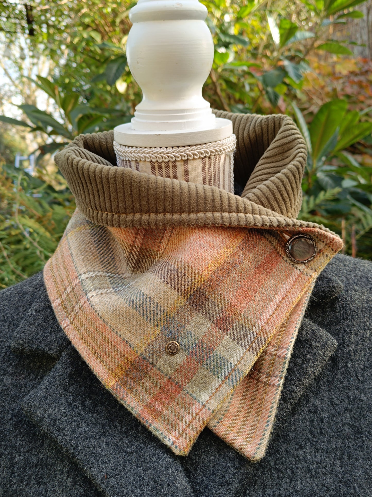 Cache Cou Tartan Velours Kaki - Bouton Nacre Vintage