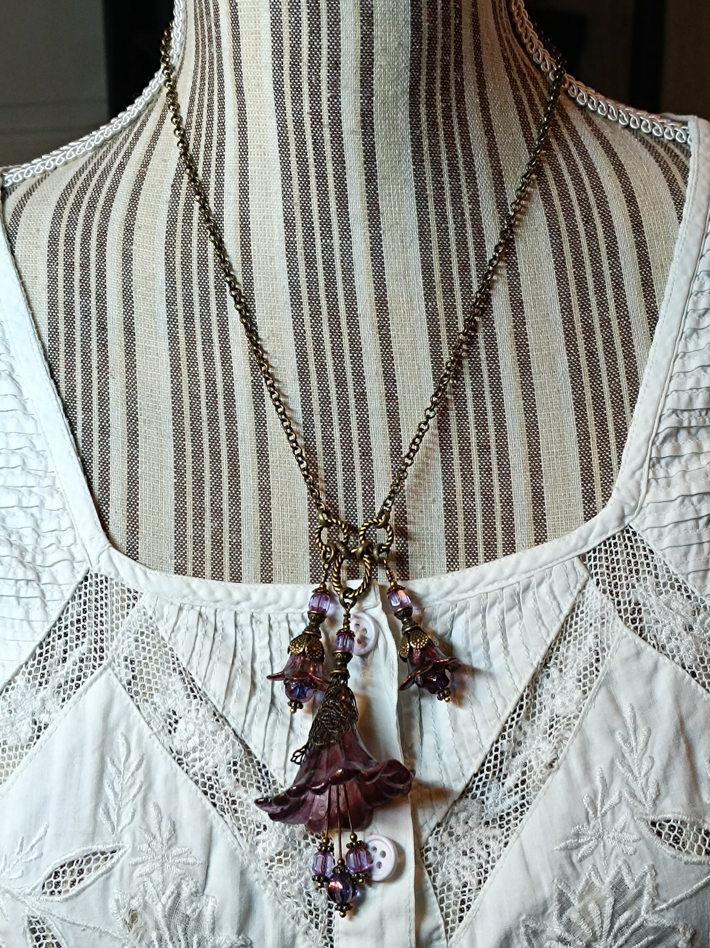 Collier Sautoir Fleurs Féeriques Améthystes - Lucite Peinte Main Bronze Antique