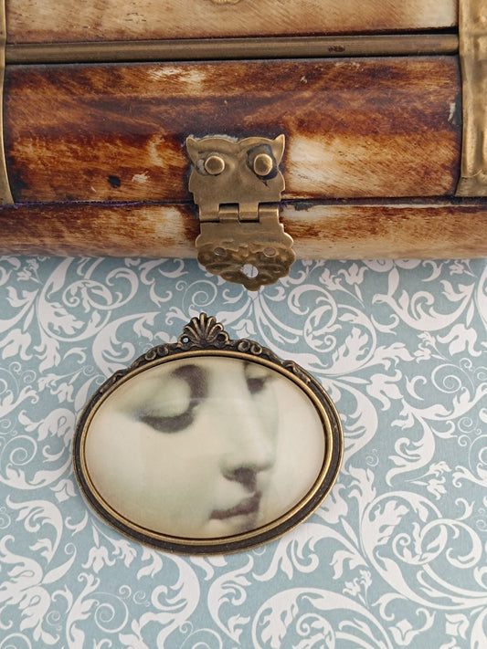 Broche cabochon verre oeil , original style cabinet de curiosités victorien