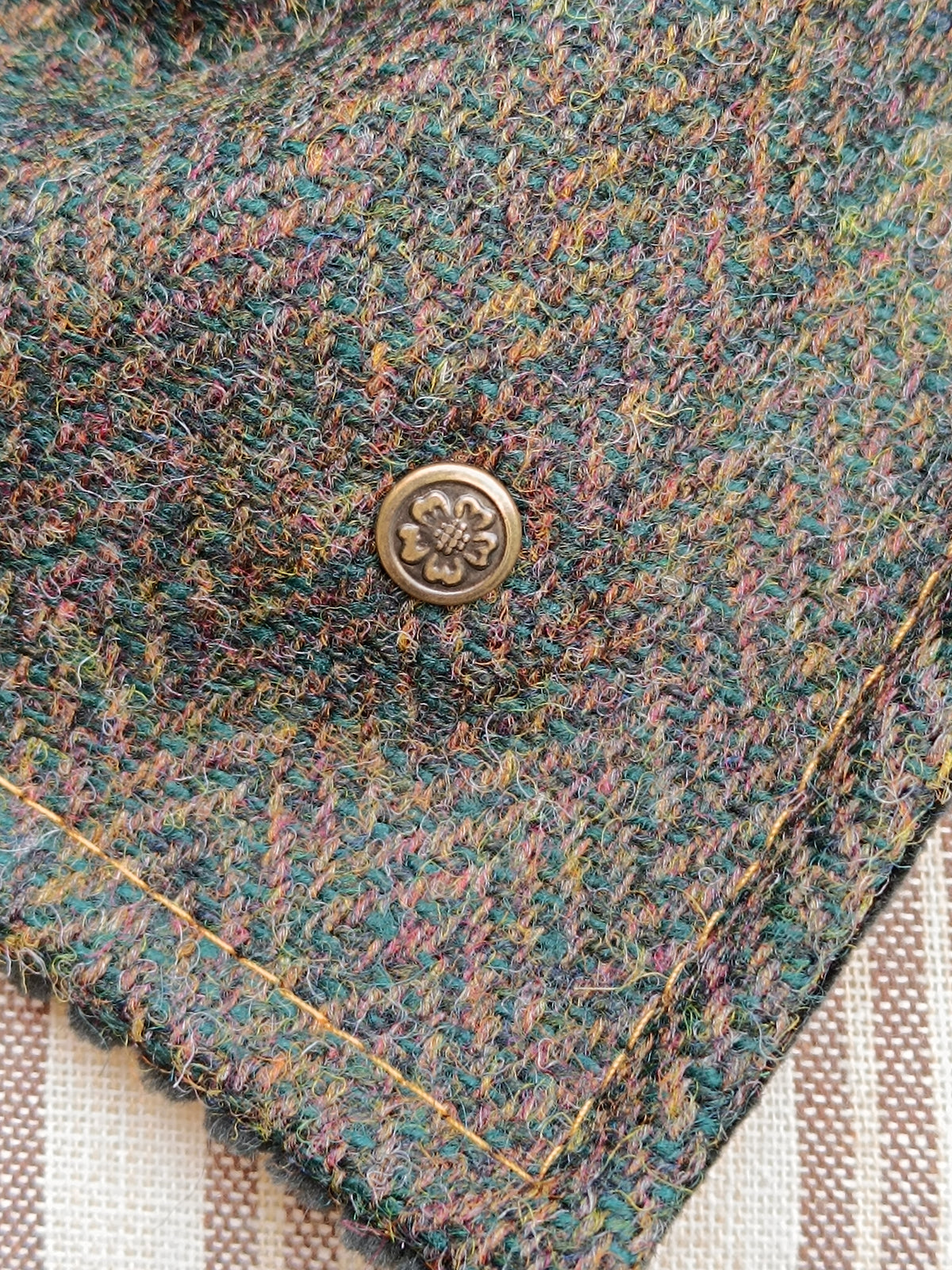 Tour de cou tweed celtique doublé velours côtelé et bouton vintage métal celte