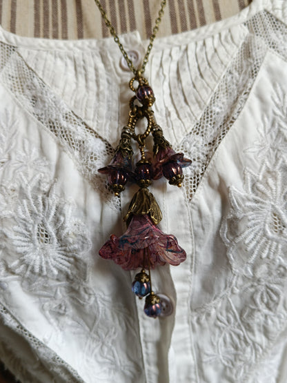 Parure “Fleurs Féeriques” – Collier & boucles d’oreilles assorties