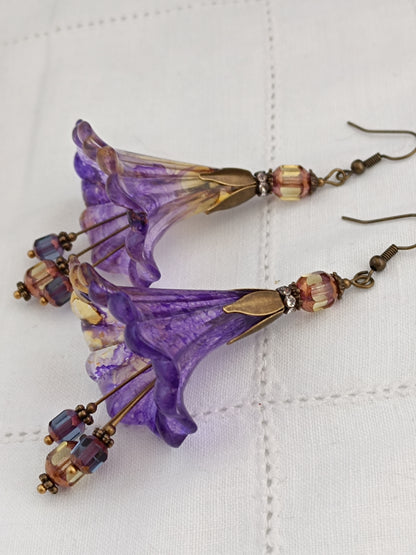 Boucles d'Oreilles Fleurs Lucite XXL Violettes et Jaune - Perles Verre Tchèque
