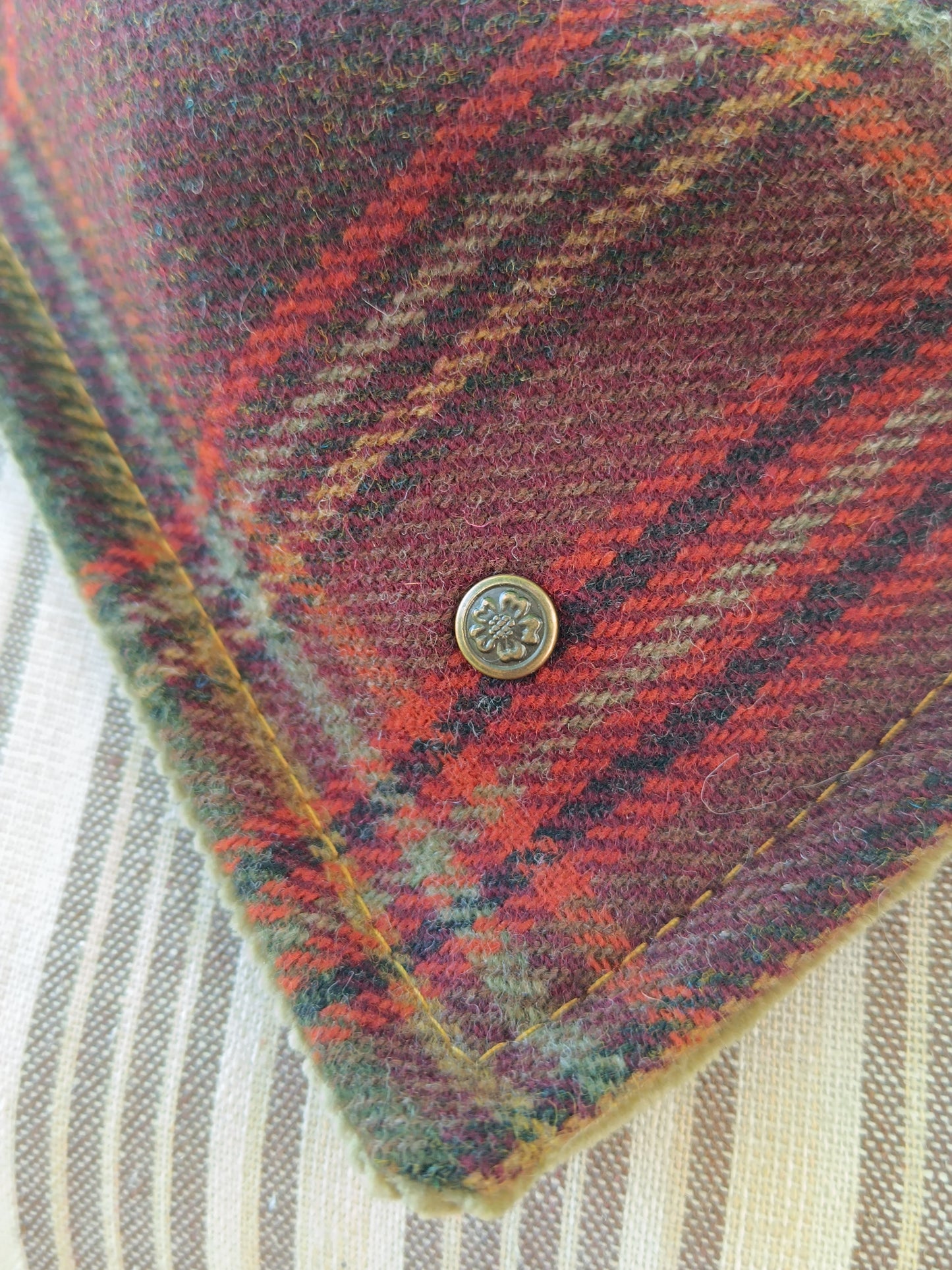 Tour de cou tartan écossais doublé velours côtelé bouton vintage métal nacre