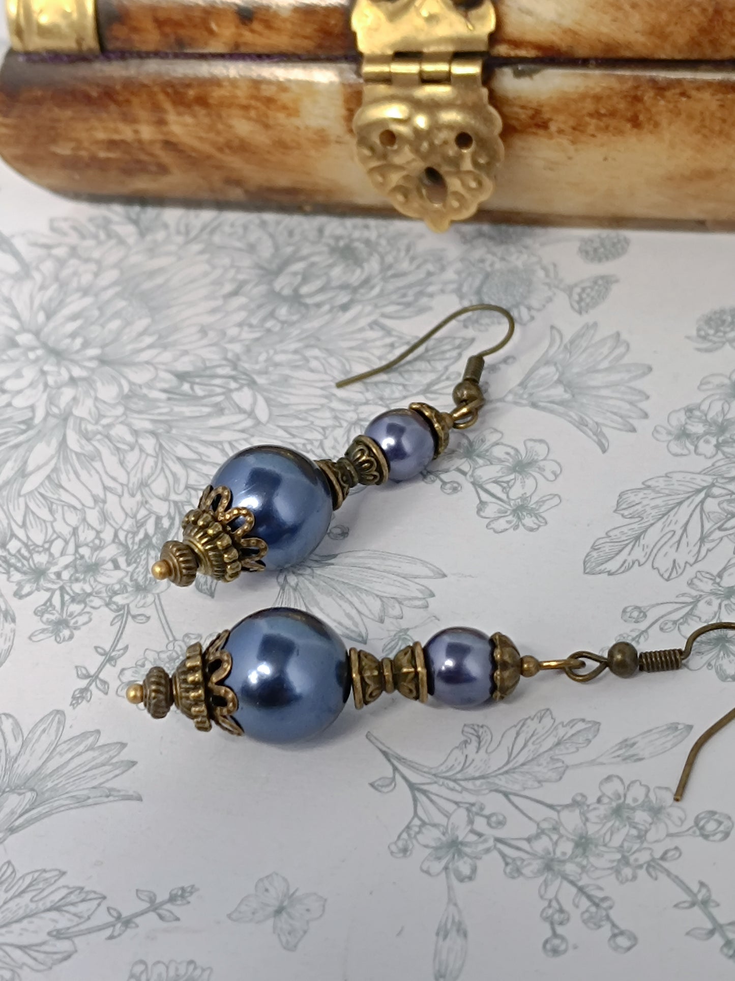 Boucles d'Oreilles Perles Rondes Précieuses - Verre Tchèque Nacré Bronze