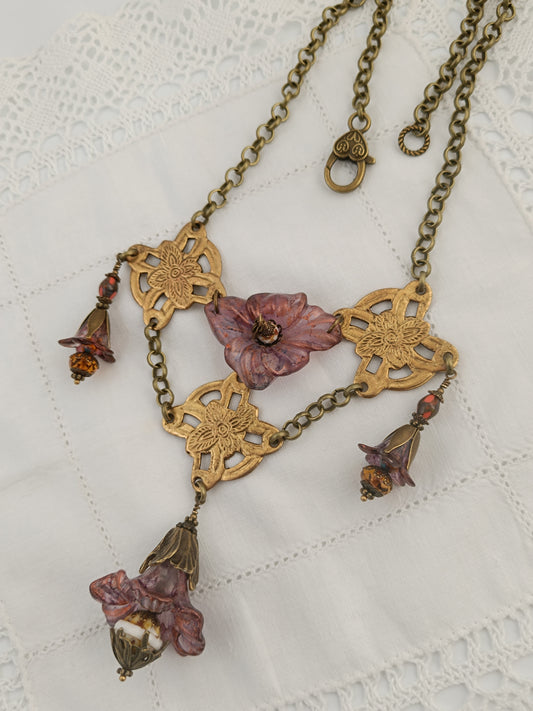 Collier plastron baroque romantique fleurs de printemps