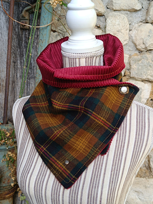 Tour de cou tartan laine et velours bordeaux avec bouton Art déco en nacre