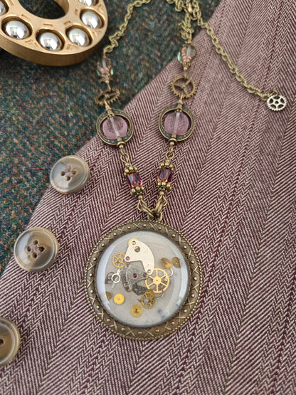 Collier chaîne et chapelet de perles pendentif cabochon steampunk