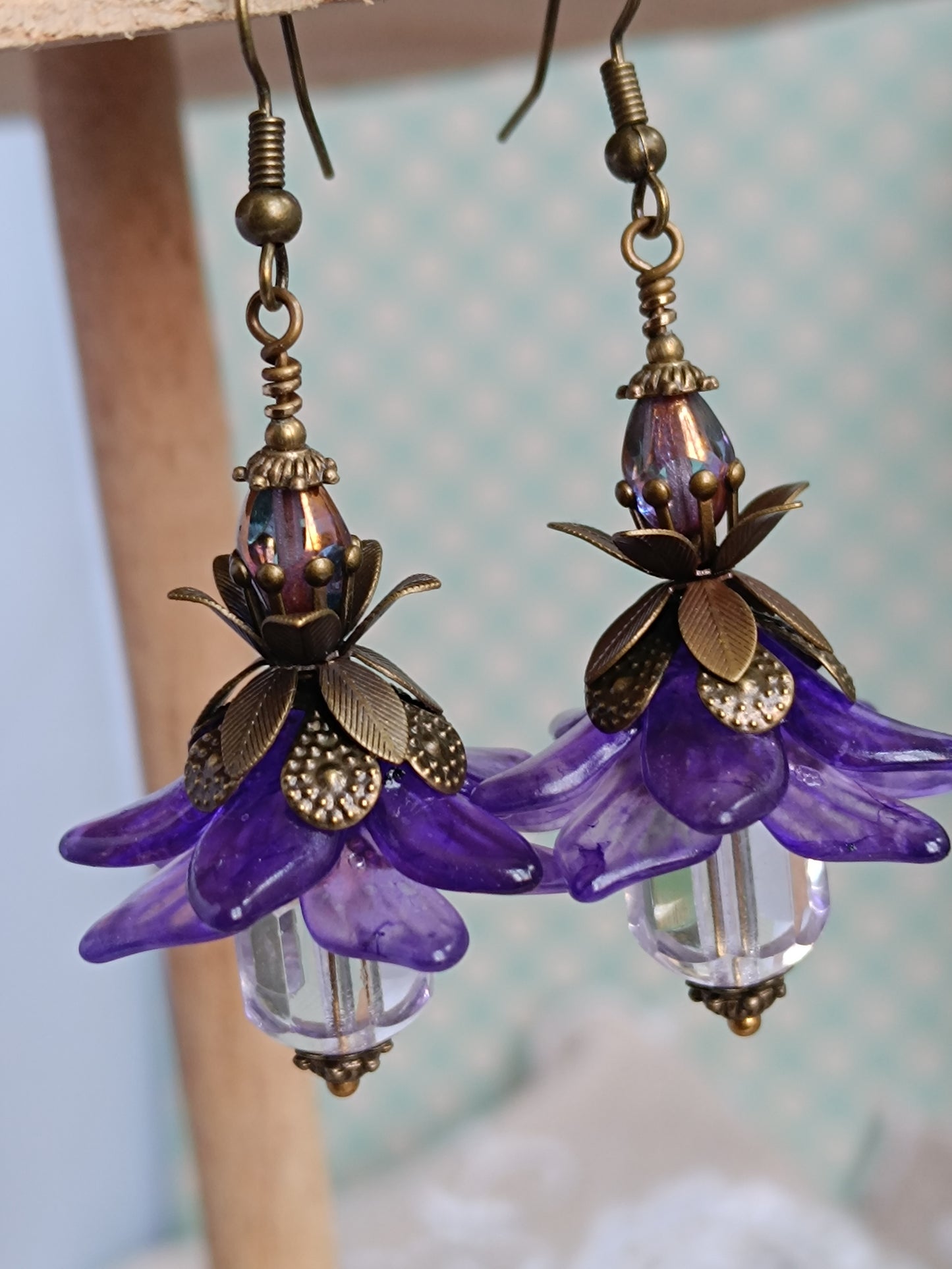 Boucles d'oreilles Fleurs Pompons Ultra Violettes Féeriques Bijou Bohème