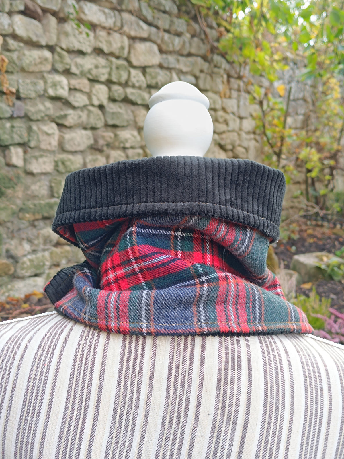 Tour de cou tartan écossais en laine et velours avec bouton boussole vintage