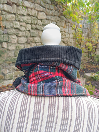 Tour de cou tartan écossais en laine et velours avec bouton boussole vintage