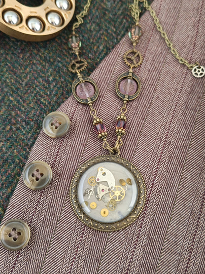 Collier chaîne et chapelet de perles pendentif cabochon steampunk
