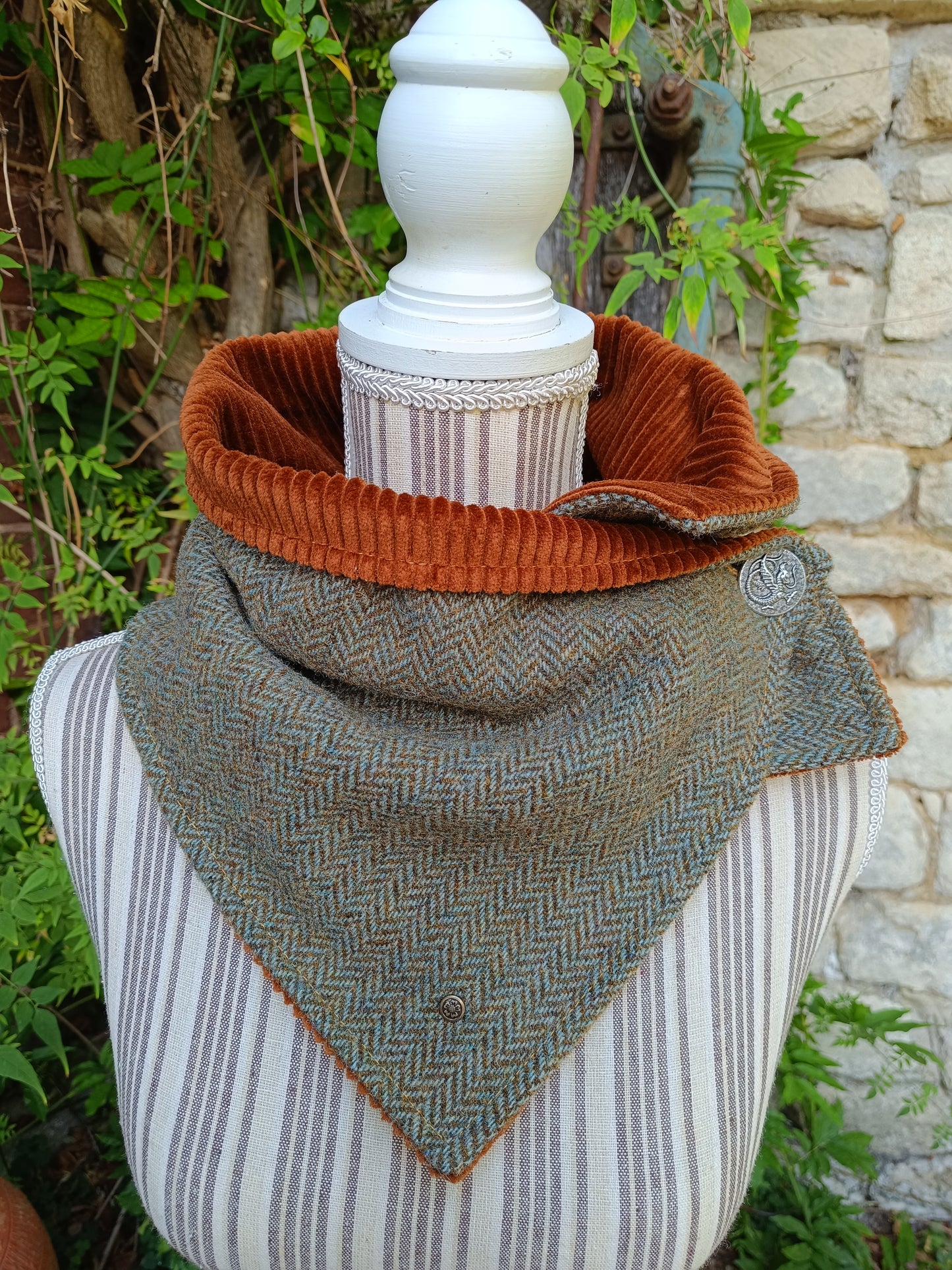 Tour de Cou Tweed Celtique Bleu Doré Velours Côtelé Marron Roux Bouton Vintage Dragon Fabrication Française