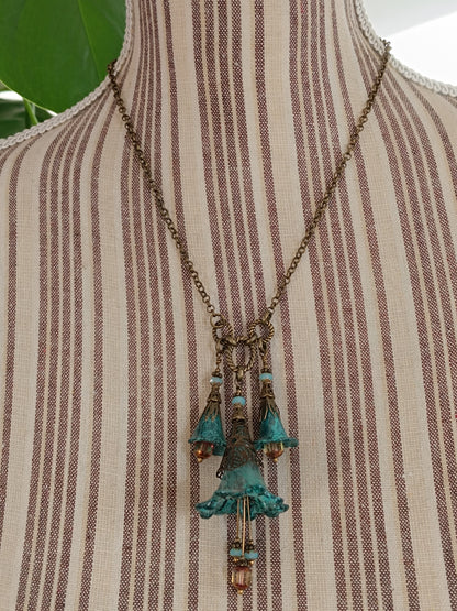 Collier Sautoir Fleurs Féeriques Bleu Turquoise - Lucite Peinte Main Bronze Antique