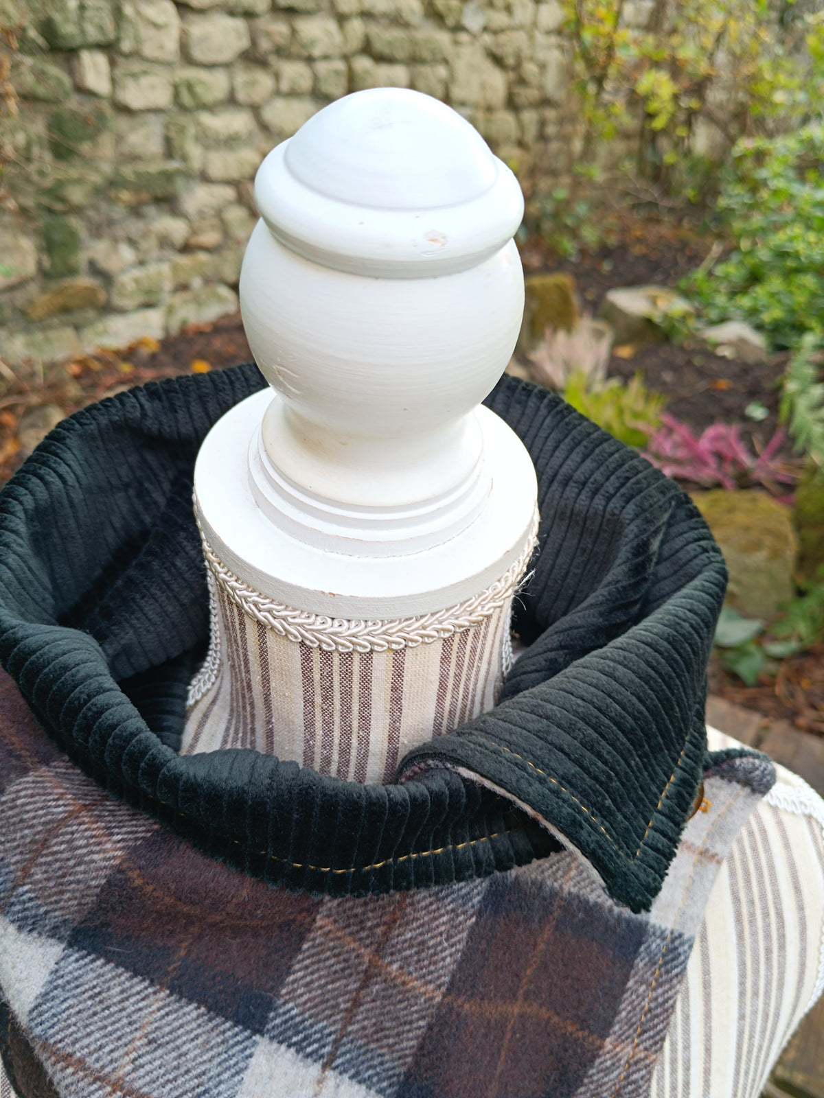 Tour de cou tartan écossais laine doublé velours côtelé et bouton vintage traditionnel