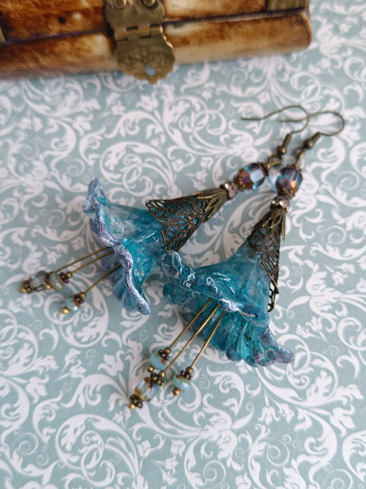 Boucles d'Oreilles Fleur Trompette mélancolique printanière
