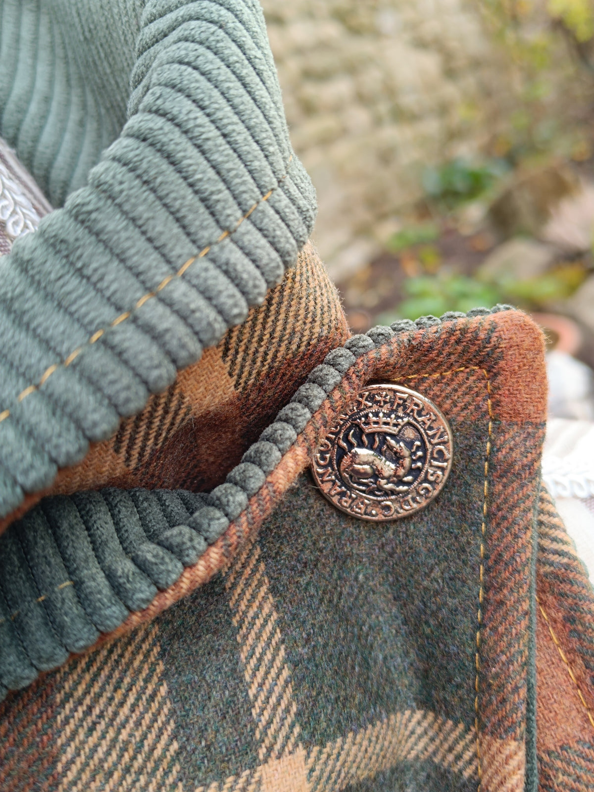 Tour de cou tartan écossais doublé de velours côtelé kaki bouton dragon vintage