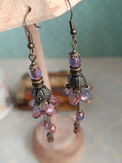 Boucles d'oreilles "Fleurs Féeriques" – Rose bleuté & Pistils dansants ✨