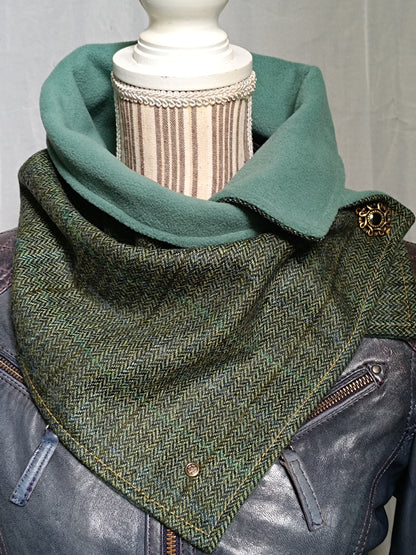 Écharpe Tour de Cou Boutonné en Tweed Celtique – Chaleur, Caractère & Déclaration de Style