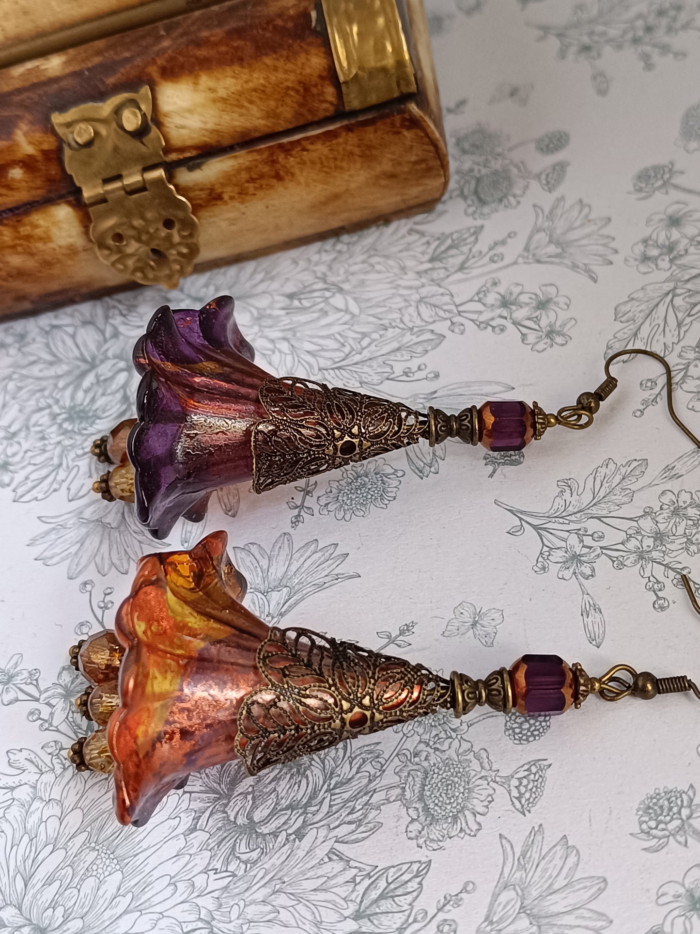 Boucles d'Oreilles Fleurs Lucite XXL - Perles Verre Tchèque