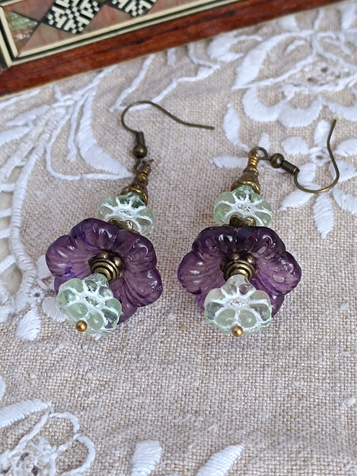 Boucles d'oreilles fleurs et fleurets verts