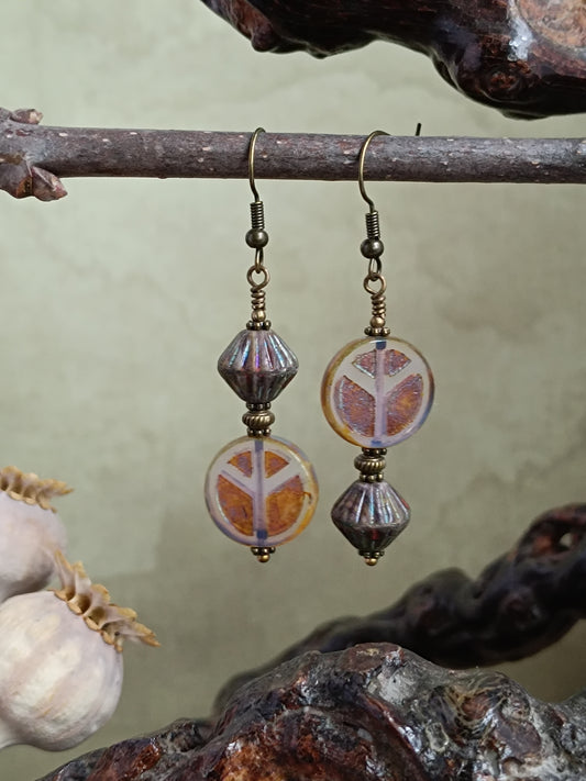 Boucles d'oreilles pendantes perles de verre tchèque style bohème mystérieux et raffiné