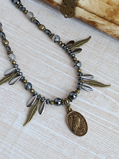Collier Bohème Ethnique – Dagues Noires, Agathe Veinée & Corbeau