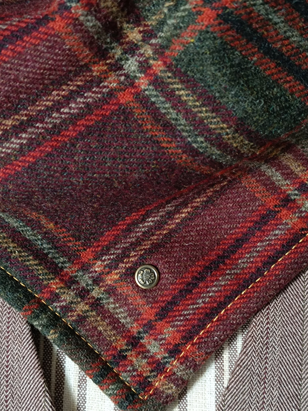 Ensemble personnalisé deux tours de cou tartan et boucles d’oreilles fleurs roses