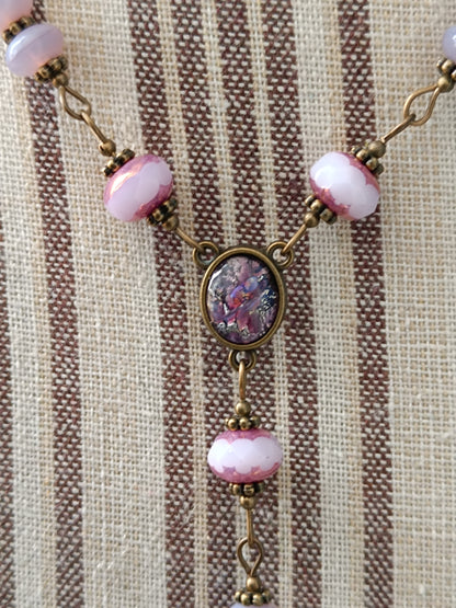 Collier Pendentif Vintage "Éclat Confetti" en Laiton et Verre Bohème