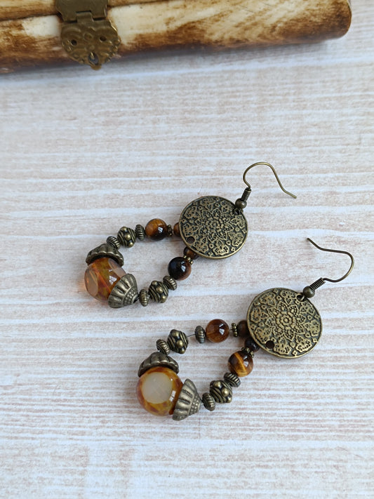 Boucles d’oreilles bohème chic en bronze antique et perles de verre tchèque fait main