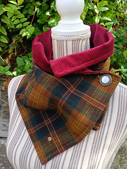 Tour de cou tartan laine bleu canard ocre marron doublé velours bordeaux et bouton vintage métal et nacre