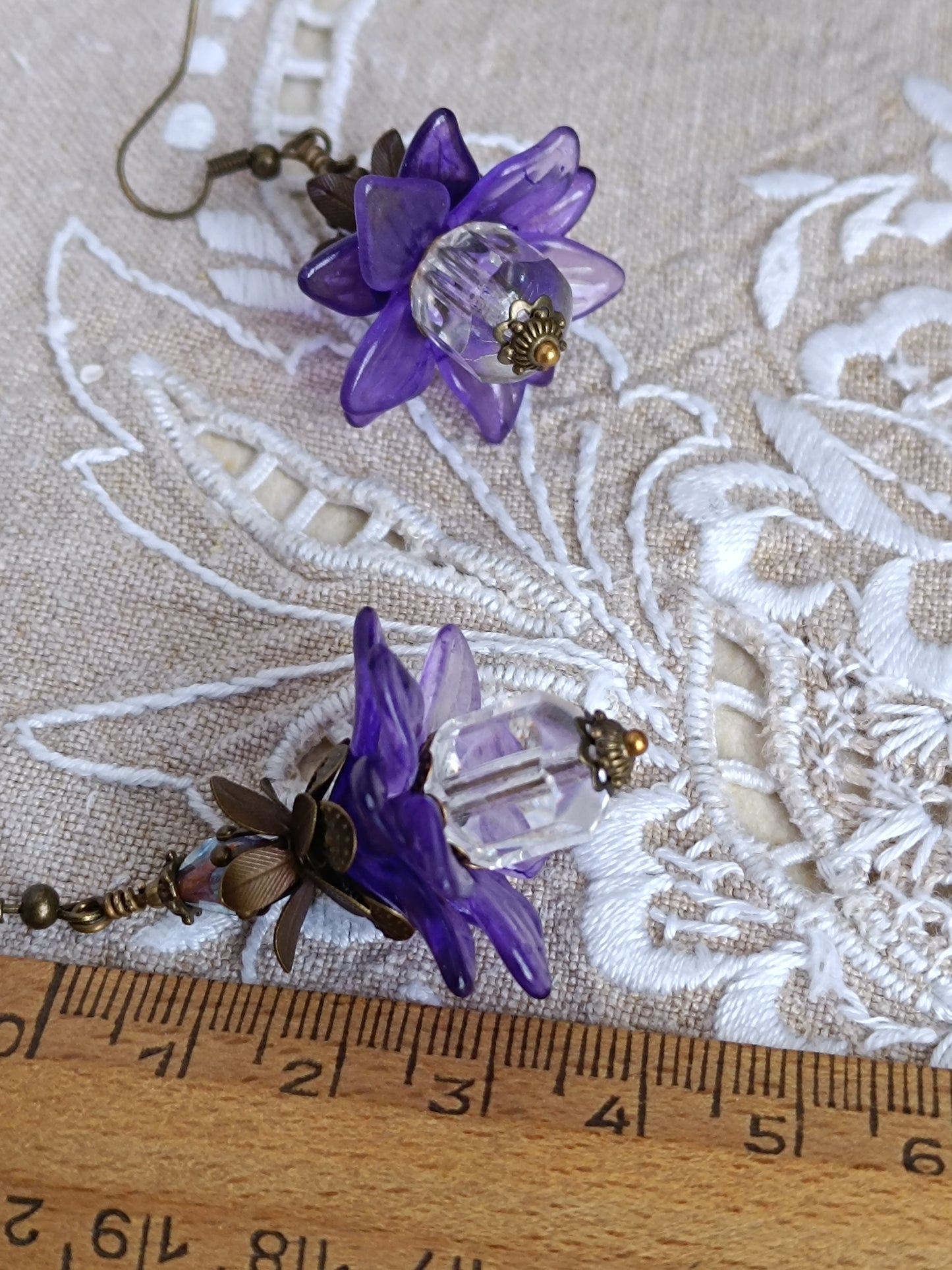 Boucles d'oreilles Fleurs Pompons Ultra Violettes Féeriques Bijou Bohème