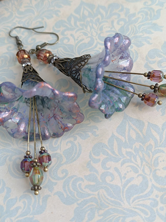 Boucles d'Oreilles Fleur Trompette mélancolique printanière