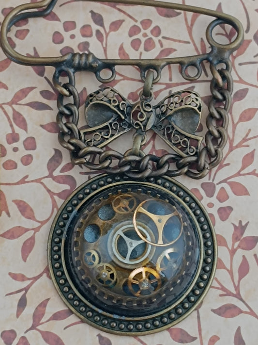 Grande broche épingle cabochon steampunk