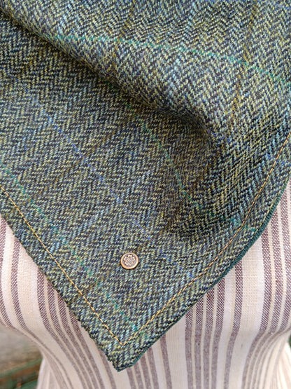 Tour de cou tweed celtique doublé velours et bouton vintage métal et nacre