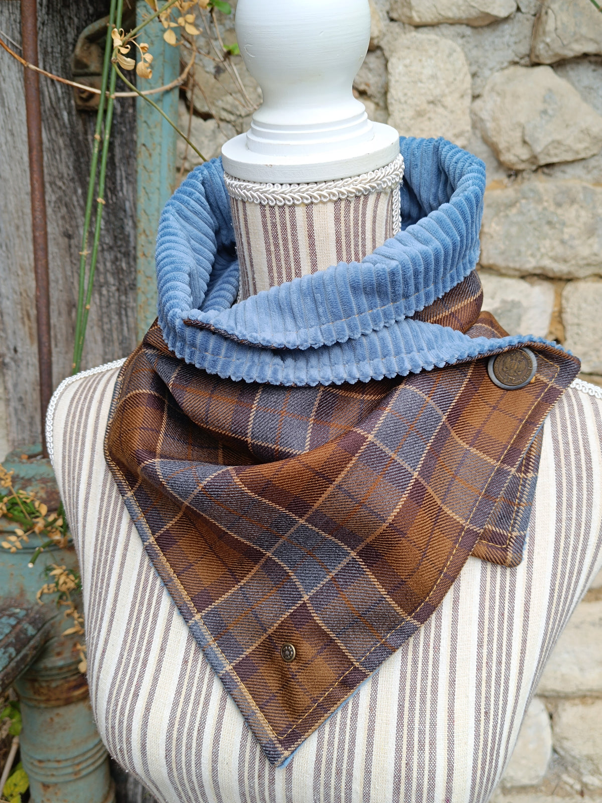Tour de cou tartan écossais pure laine velours côtelé bleu et bouton vintage autrichien