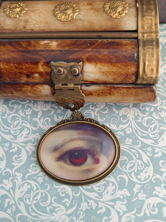 Broche cabochon verre oeil , original style cabinet de curiosités victorien