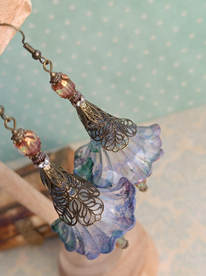 Boucles d'Oreilles Fleur Trompette mélancolique printanière