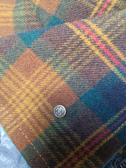 Tour de Cou Boutonné en Tartan Celtique Étreinte Textile & Poésie de Saison