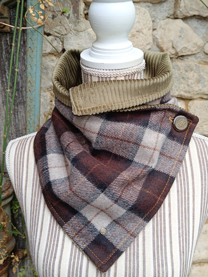 Tour de cou tartan écossais laine velours côtelé et bouton vintage autrichien